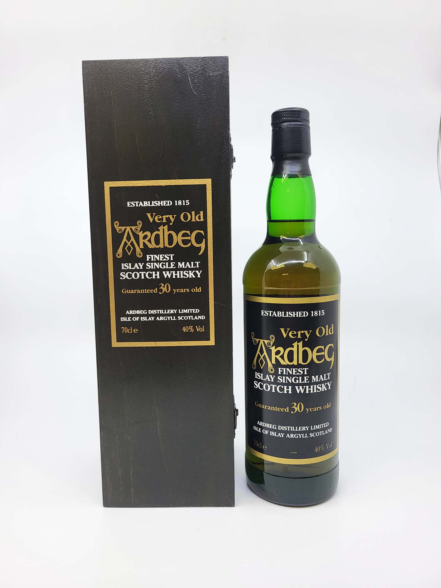 Ardbeg 30 years old OB 700ml 40% Ardbeg 30 years old OB 700ml 40%
