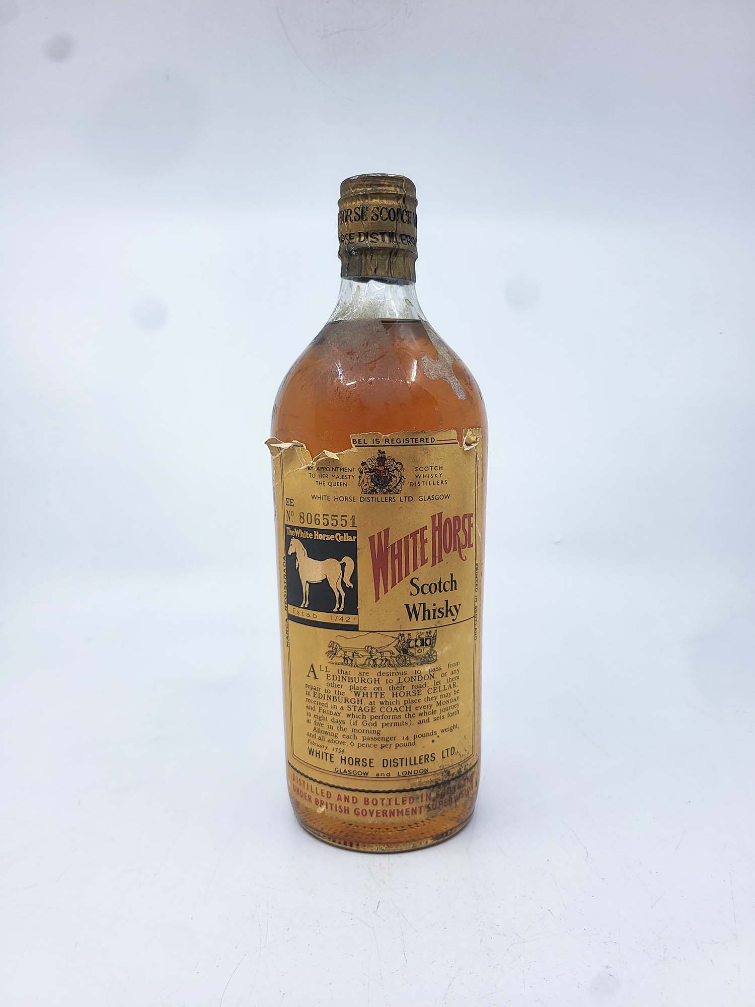 White Horse 1950's spring cap portuguese imports. 750ml 43% White Horse 1950's spring cap portuguese imports. 750ml 43%